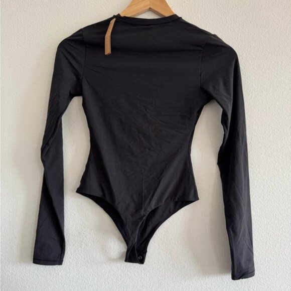 Skims Fits Everybody Long Sleeve Crew Neck Bodysuit size small - Picture 3 of 4